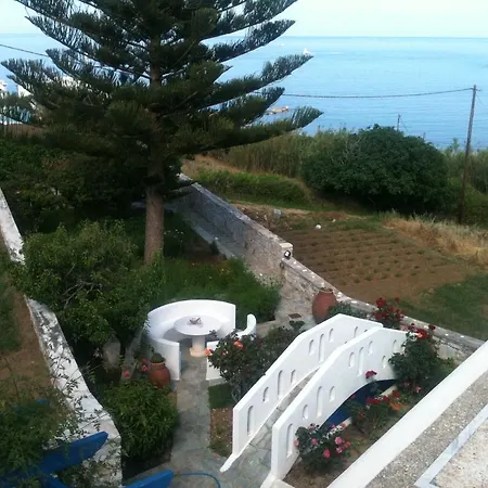 Flora's Apartament Apollon (Naxos)