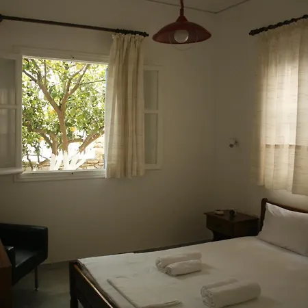 Flora's Apartament Apollon (Naxos)