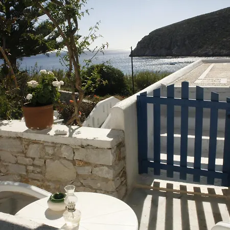 Flora's Apollon (Naxos)