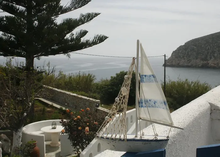 フローラズ アパート *