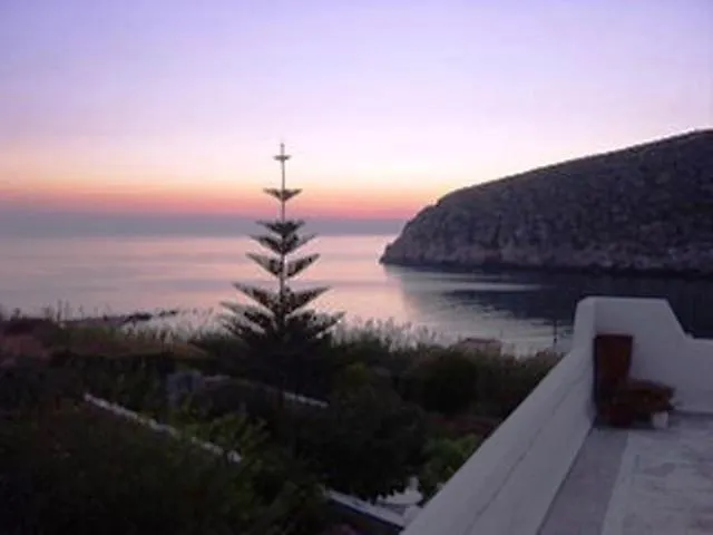 フローラズ アパート Apollon